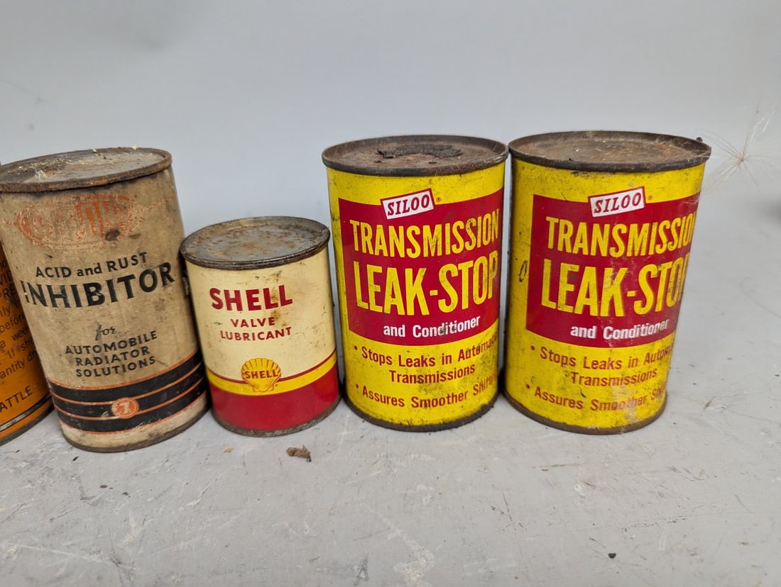 Vintage Automotive and Veterinary Cans Collection Garage Petroliana Dr. David Roberts - 6