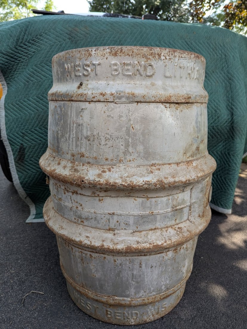 Antique West Bend Lithia Water Barrel Rustic Vintage Decor Metal Industrial: **Important** Please read below description on how to avoid high shipping costs. Up for auction is an Antique West Bend Lithia Water Metal Barrel, a distinctive piece measuring 30 high x 22 diameter. 