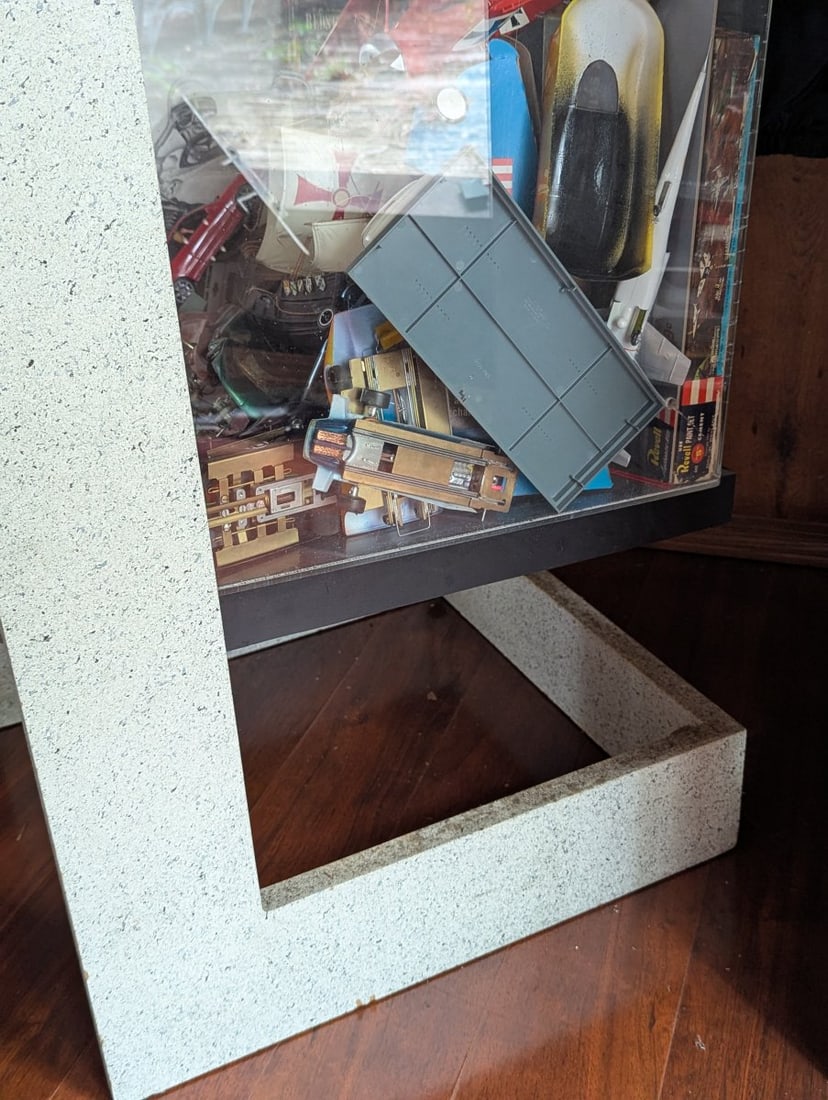 Pair of Mid Century Postmodern Z-Frame Display Cabinets with Plexiglass Cubes - 10