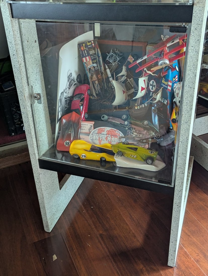 Pair of Mid Century Postmodern Z-Frame Display Cabinets with Plexiglass Cubes - 5