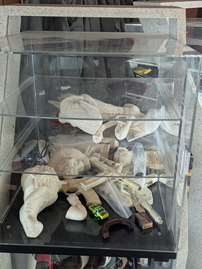 Pair of Mid Century Postmodern Z-Frame Display Cabinets with Plexiglass Cubes - 8