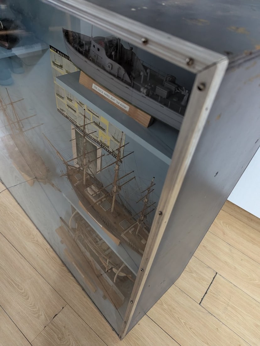 Rare Marine Model Co Vintage Store Display Case with Ship Models Maritime Collectibles - 12
