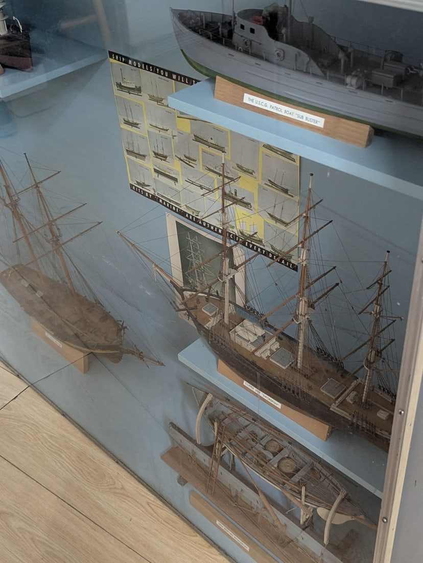 Rare Marine Model Co Vintage Store Display Case with Ship Models Maritime Collectibles - 14