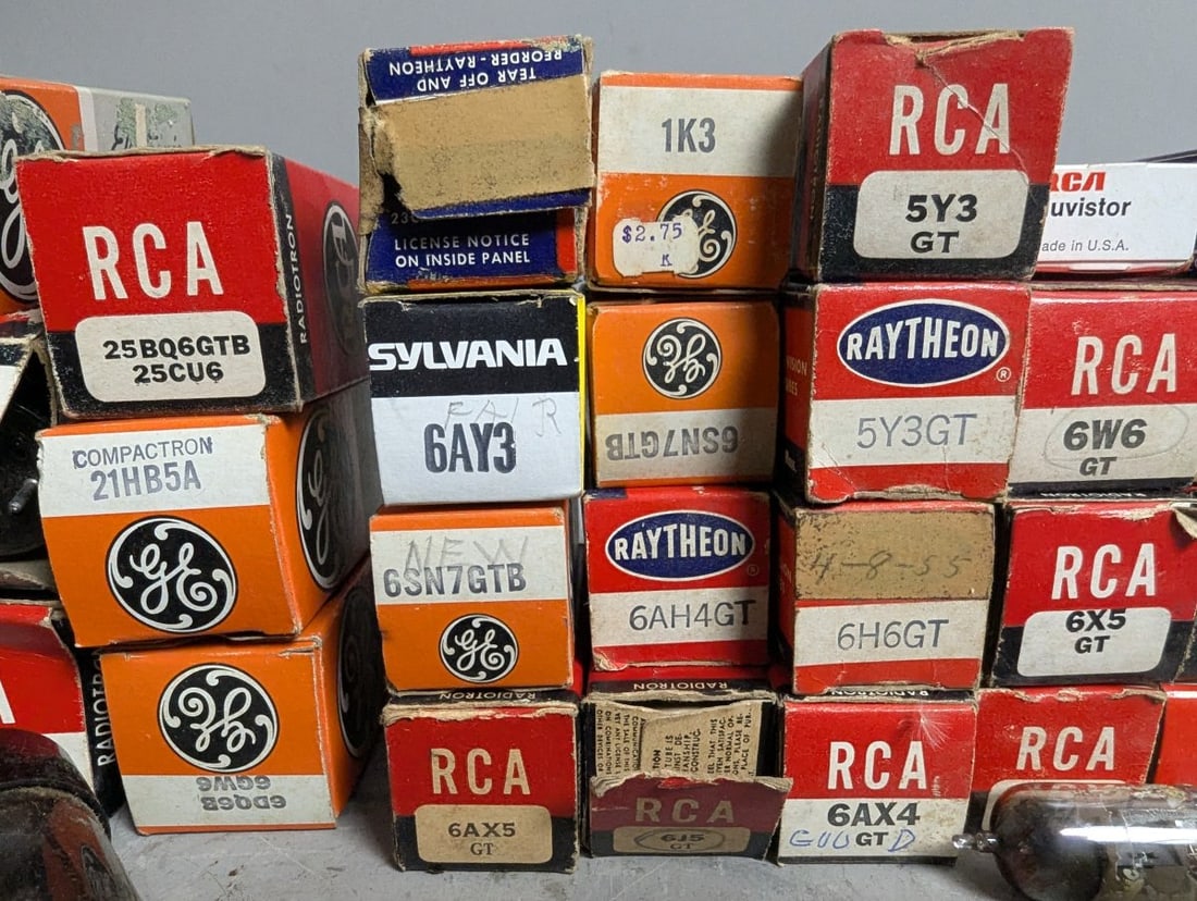 Large Lot of Vintage Vacuum Tubes RCA GE Sylvania Westinghouse Mixed Brands Audio Equipment - 3