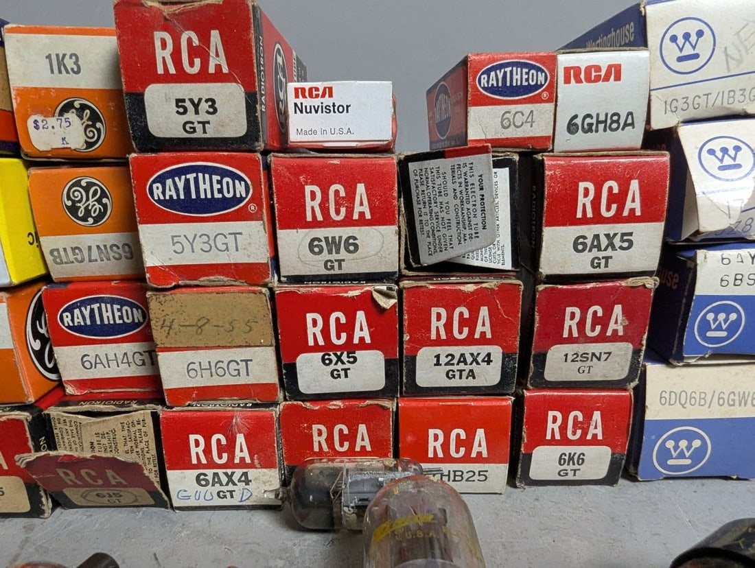 Large Lot of Vintage Vacuum Tubes RCA GE Sylvania Westinghouse Mixed Brands Audio Equipment - 4