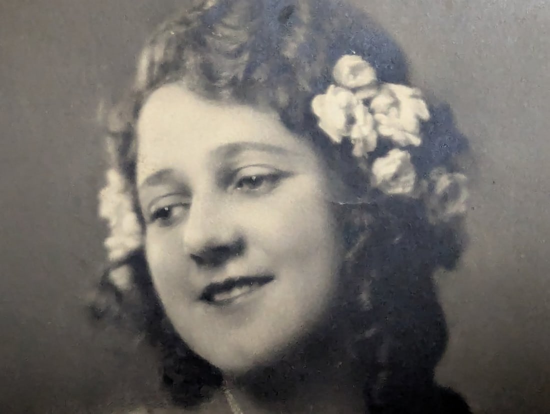 Elisabeth Rethberg Autographed Apelda Studio Photograph Collectible Opera Memorabilia - 2