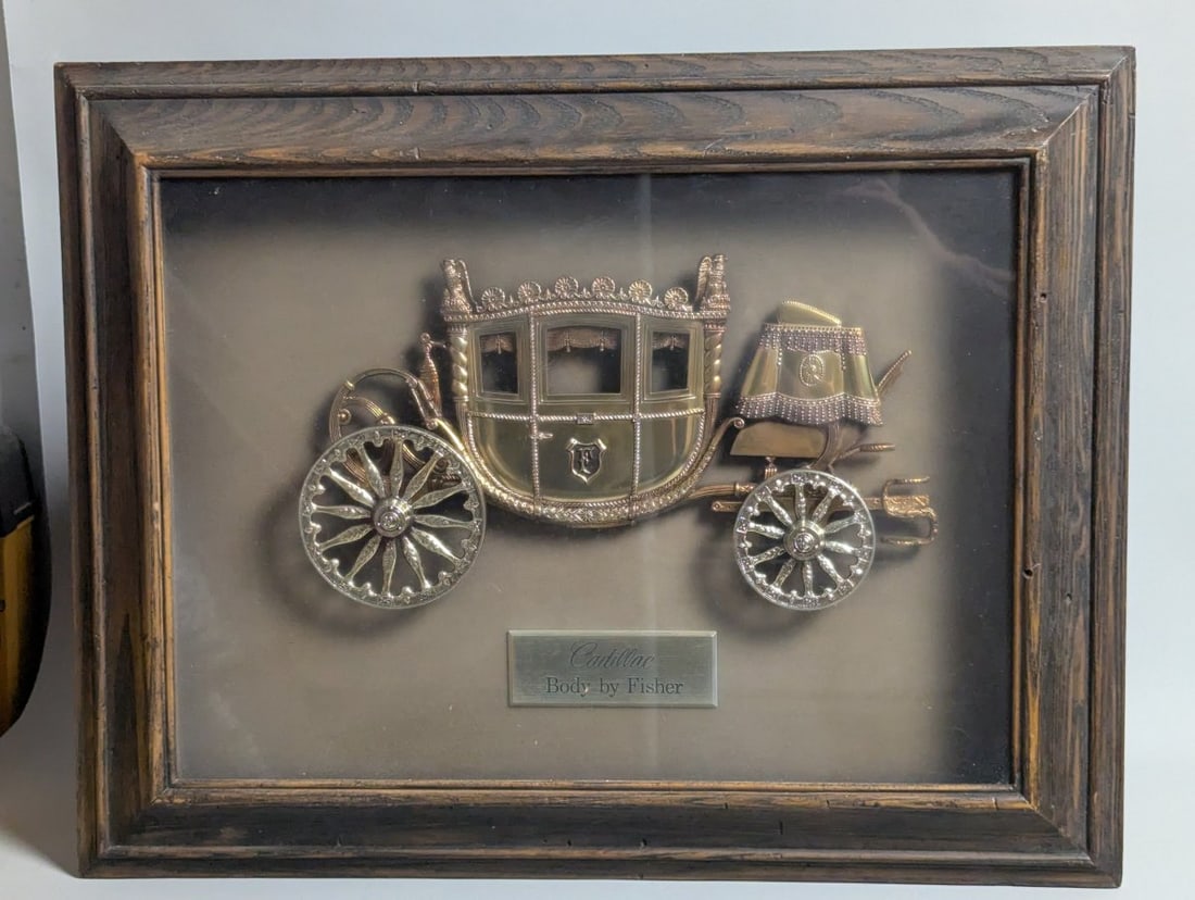 Vintage Cadillac Body By Fisher 3D Carriage Shadow Box Display Automotive Memorabilia (1 of 9)