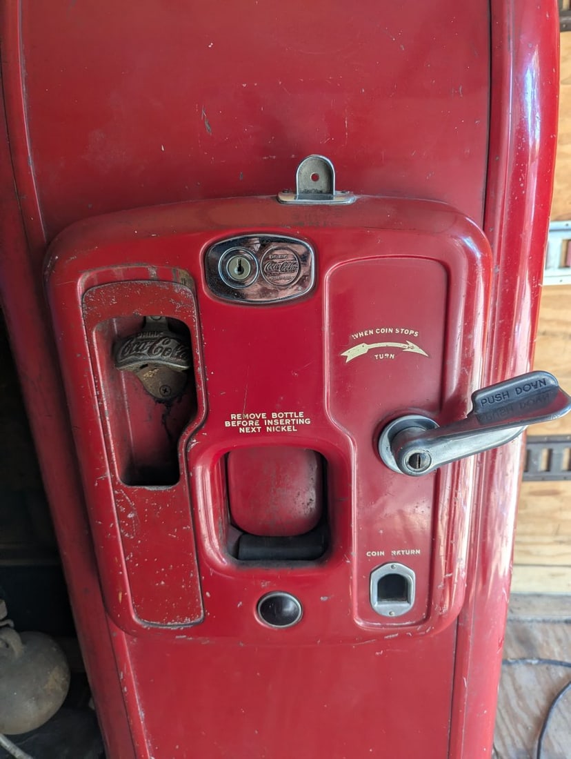 Vintage F.L. Jacobs Co. Model 35 Coca-Cola Vending Machine Perfect for Restoration - 2