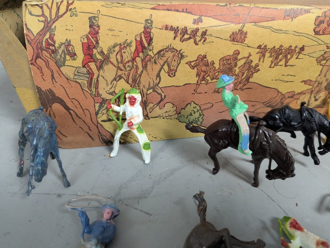 Vintage Beton Plastic Toy Figures with Original Store Display Box from Bergen Toy - 2