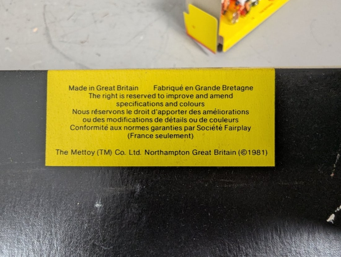 Corgi Toys Gift Set 13 Tour de France TI-Raleigh 1981 Die-Cast Car & Figurines - 5