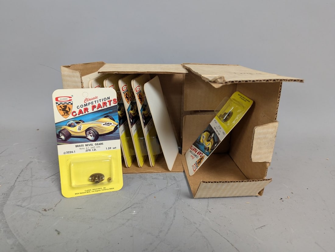 Classic Industries Competition Car Parts Brass Bevel Gears Collection 13 Packs NOS: **Important** Please read below description on how to avoid high shipping costs. Discover this remarkable collection of Classic Industries Competition Car Parts, featuring 13 packs of New Old Stock