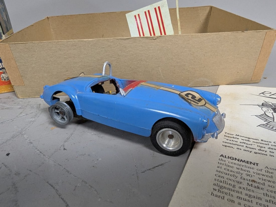 Monogram 1/32 Scale MGA Sports Car Lot with 4 Assembled Cars and Original Box - 6