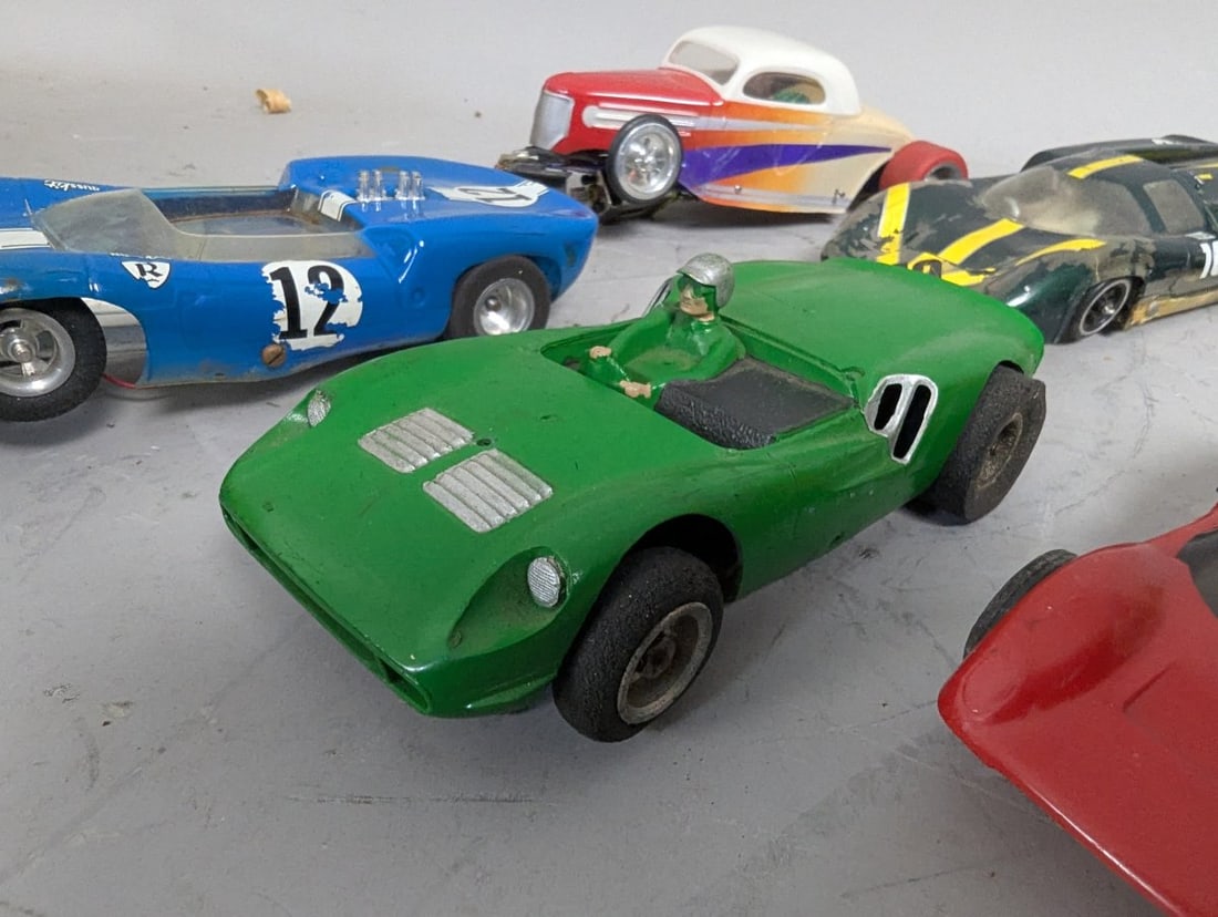 Vintage Collection of 1960s 1/24 Scale Slot Cars and Chassis for Restoration - 7