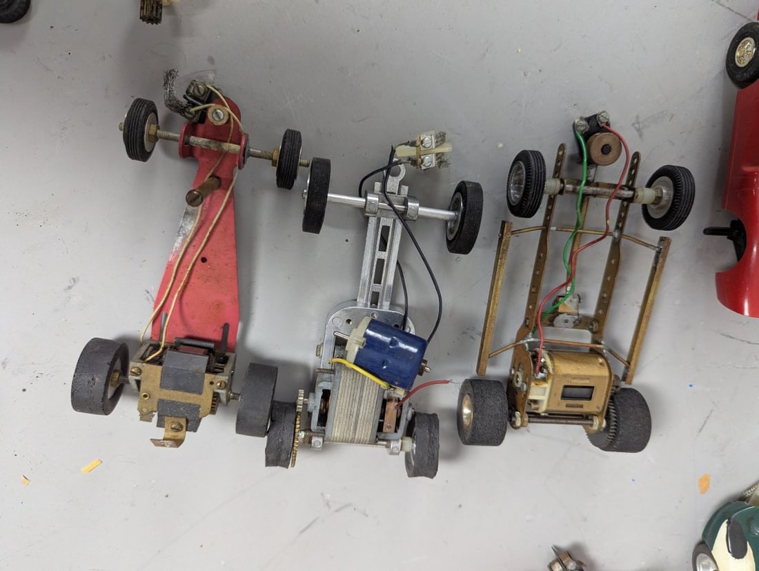 Vintage Collection of 1960s 1/24 Scale Slot Cars and Chassis for Restoration - 9