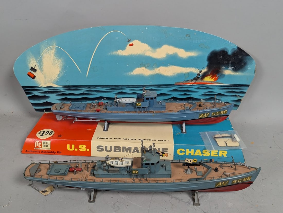 ITC Model Craft Submarine Chaser SC-96 Vintage Display Set with Store Stand (1 of 8)