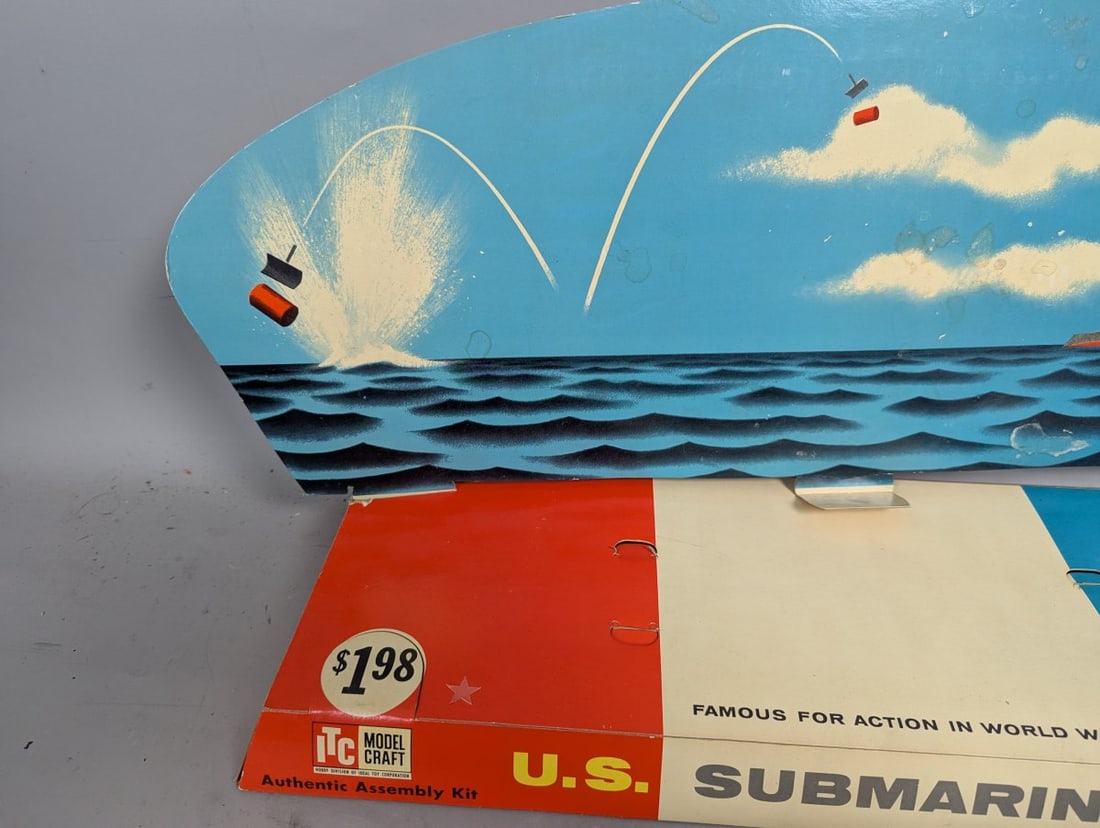 ITC Model Craft Submarine Chaser SC-96 Vintage Display Set with Store Stand - 2