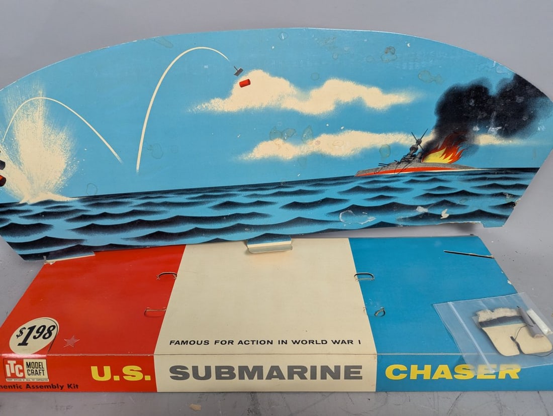 ITC Model Craft Submarine Chaser SC-96 Vintage Display Set with Store Stand - 3