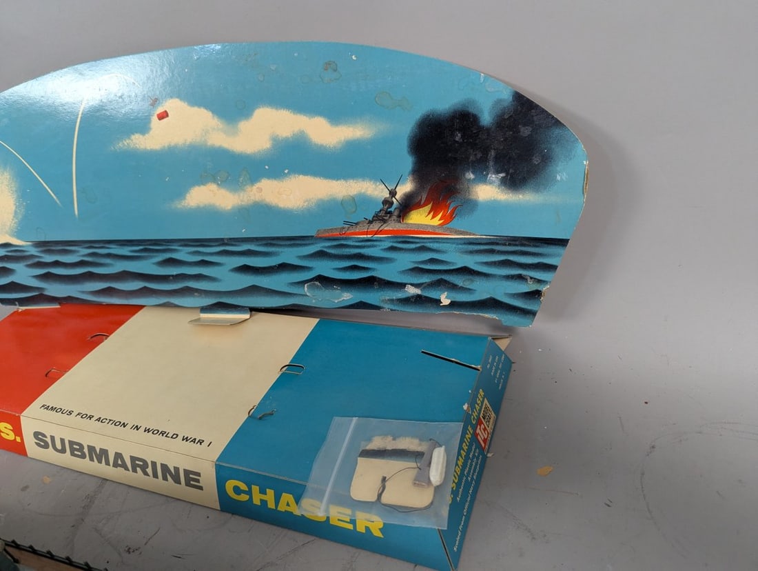 ITC Model Craft Submarine Chaser SC-96 Vintage Display Set with Store Stand - 4