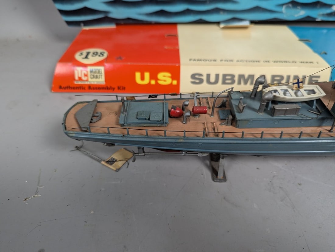 ITC Model Craft Submarine Chaser SC-96 Vintage Display Set with Store Stand - 7