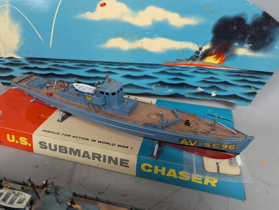ITC Model Craft Submarine Chaser SC-96 Vintage Display Set with Store Stand - 8
