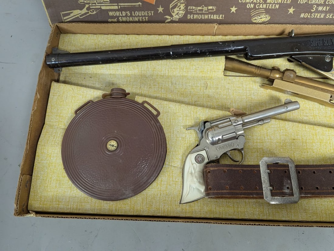Vintage Daisy Frontier Scouting Kit No. 9692 Classic Western Toy Collectible Set - 2