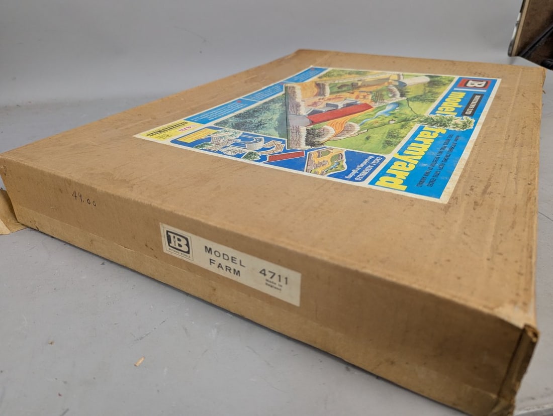 Vintage Britains Ltd Model Farmyard Playset Cat. No. 4711 in Original Sealed Box - 5