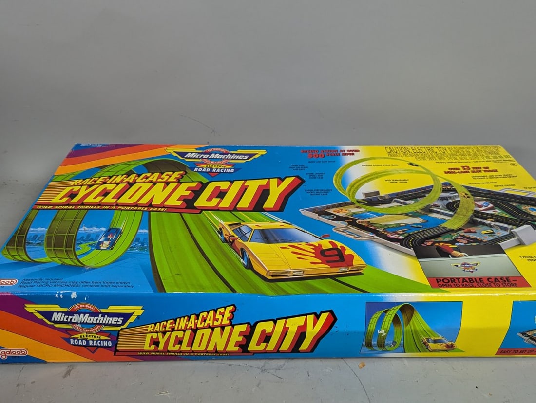 Galoob Micro Machines Cyclone City Playset Race-in-a-Case 1990 Vintage Toy - 5