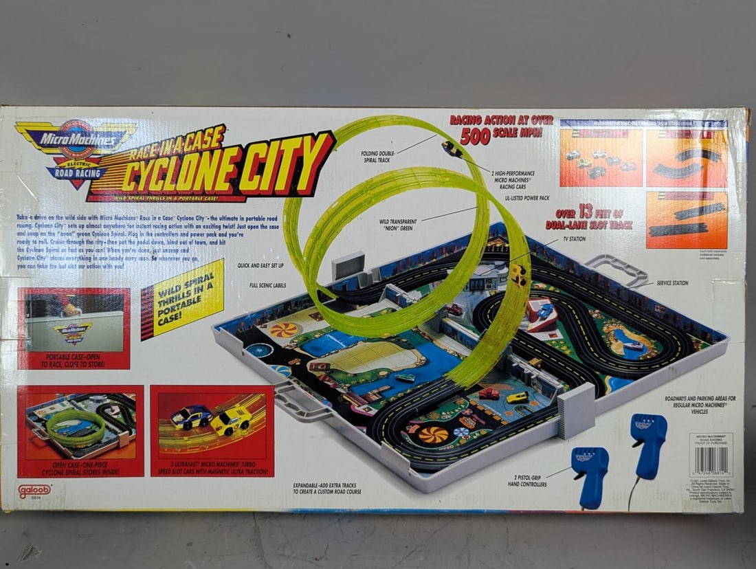 Galoob Micro Machines Cyclone City Playset Race-in-a-Case 1990 Vintage Toy - 6