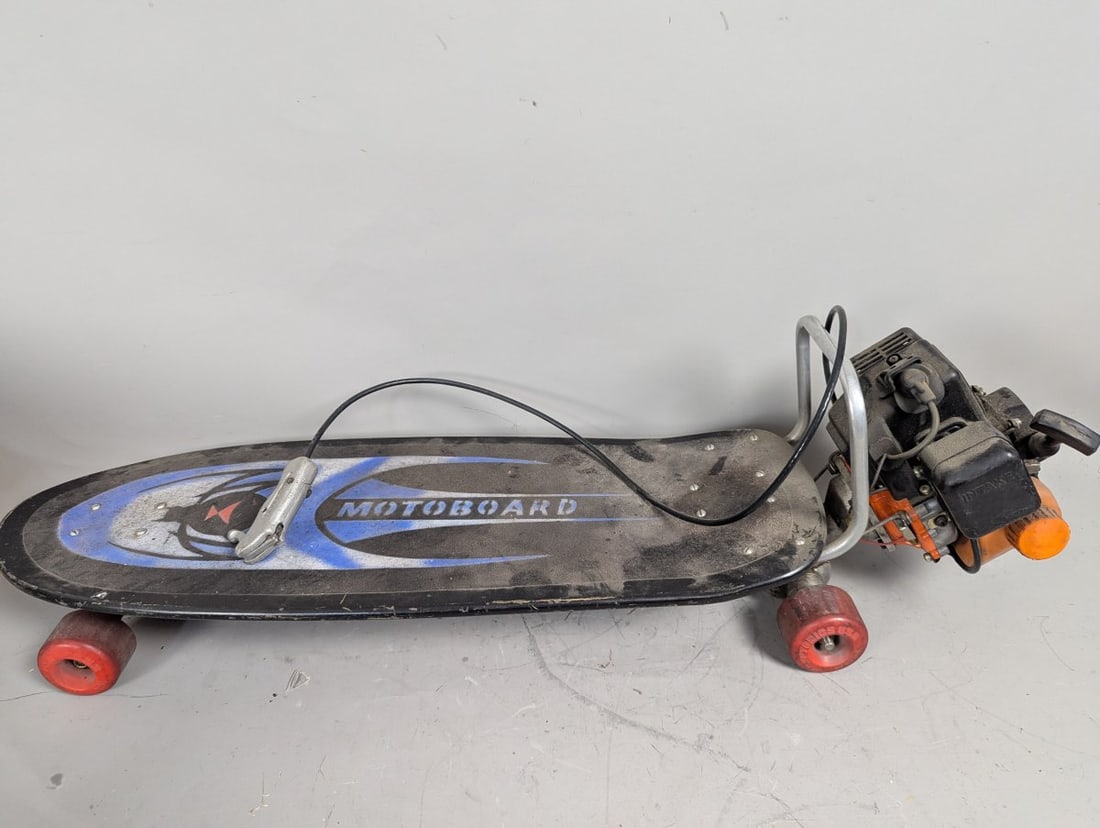 Vintage Motoboard Gas-Powered Skateboard with Tanaka Engine Collectible Rare: **Important** Please read below description on how to avoid high shipping costs. Up for auction is a vintage Motoboard gas-powered skateboard featuring a Tanaka engine. With dimensions of 40 x 10 x 11