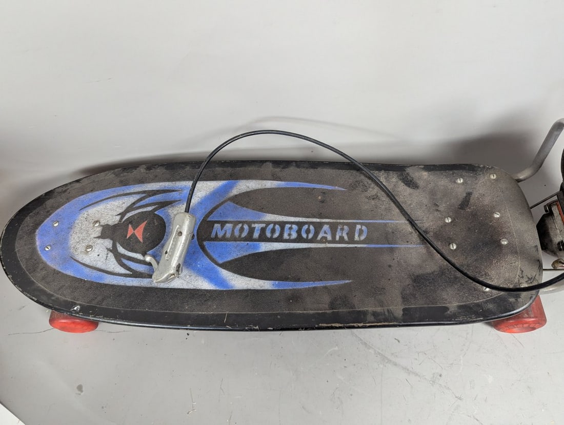 Vintage Motoboard Gas-Powered Skateboard with Tanaka Engine Collectible Rare - 2