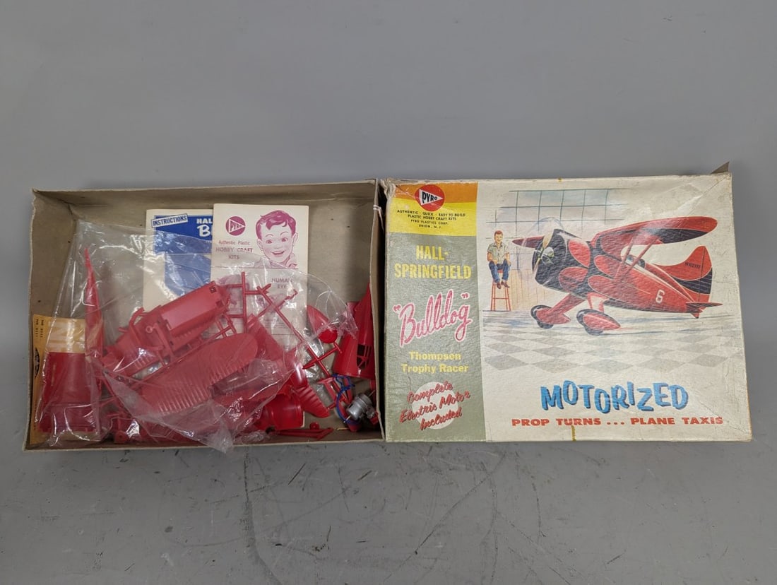 Vintage Pyro Hall-Springfield Bulldog Thompson Trophy Racer Model Kit No. 222-2.49: **Important** Please read below description on how to avoid high shipping costs. This is a vintage Model Kit from Pyro Plastics Corporation featuring the thrilling 'Bulldog' Thompson Trophy Racer.