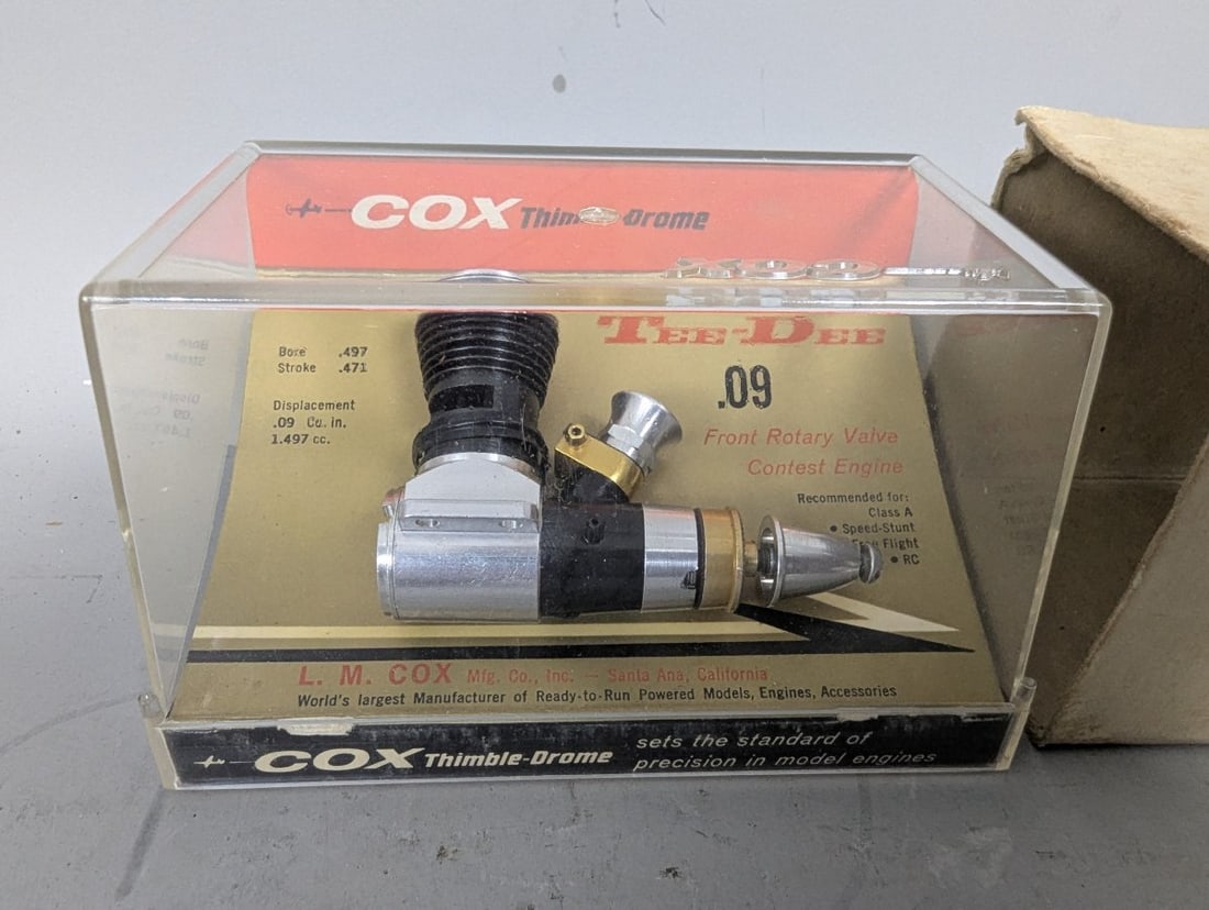 Cox Thimble-Drome Tee-Dee .09 Model Engine with Original Display Case & Sleeve - 2