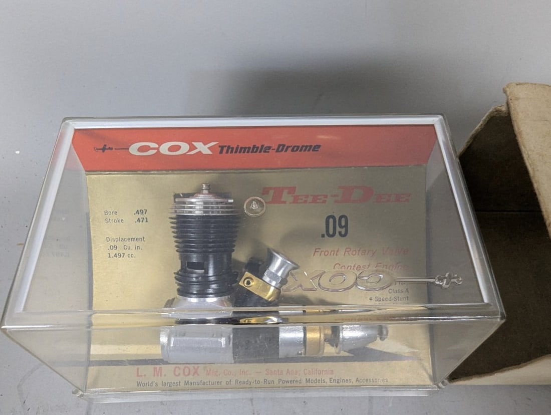 Cox Thimble-Drome Tee-Dee .09 Model Engine with Original Display Case & Sleeve - 3