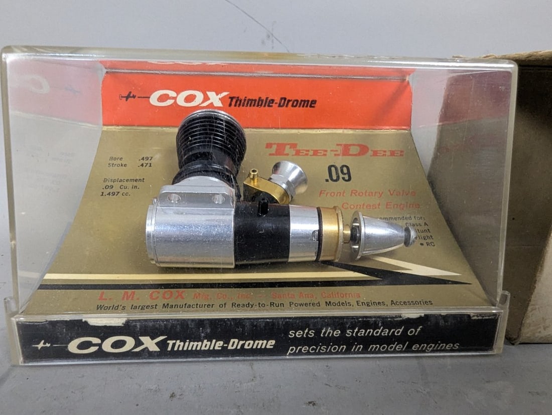 Cox Thimble-Drome Tee-Dee .09 Model Engine with Original Display Case & Sleeve - 4