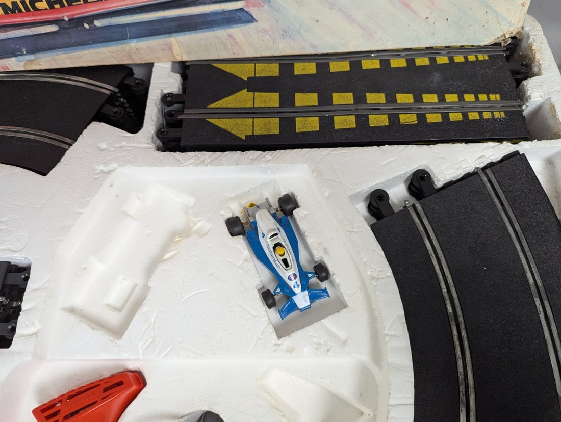 Vintage Scalextric 500 Electric Model Racing Set Incomplete for Collectors Parts Restoration - 4