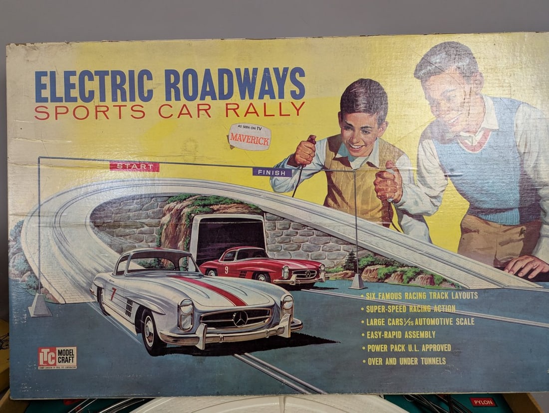 Vintage Model Craft Electric Roadways Sports Car Rally Set Ideal 3900-8 Slot Car Racing - 2