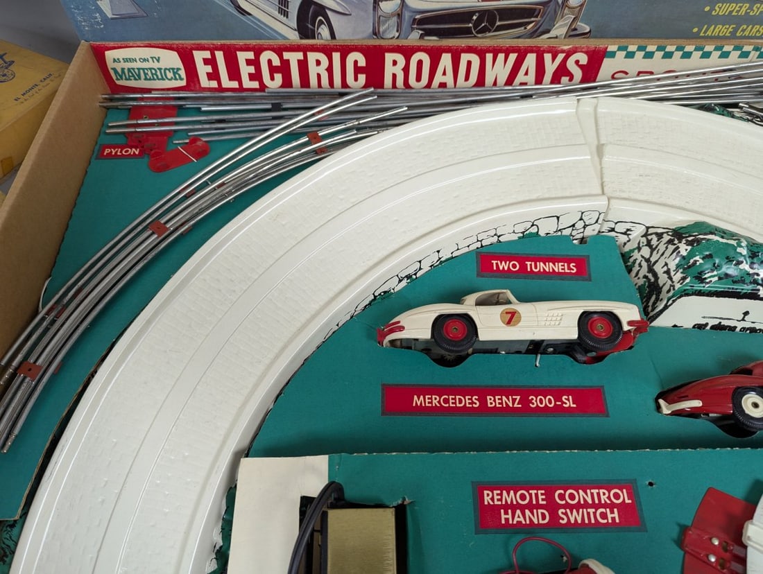 Vintage Model Craft Electric Roadways Sports Car Rally Set Ideal 3900-8 Slot Car Racing - 3