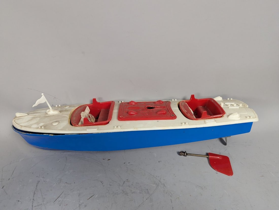 Vintage Hapcraft Split Cockpit Wind-Up Toy Boat with Royal RC Engine Restoration Parts: **Important** Please read below description on how to avoid high shipping costs. Classic Anderson split craft boat with Royal RC engine. Dimensions: 22 x 6 x 5. As found. Good for parts or restoration