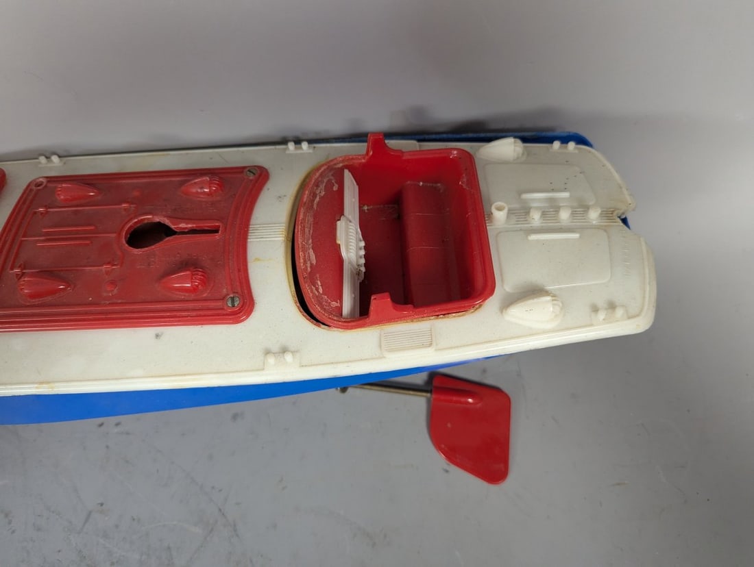 Vintage Hapcraft Split Cockpit Wind-Up Toy Boat with Royal RC Engine Restoration Parts - 2