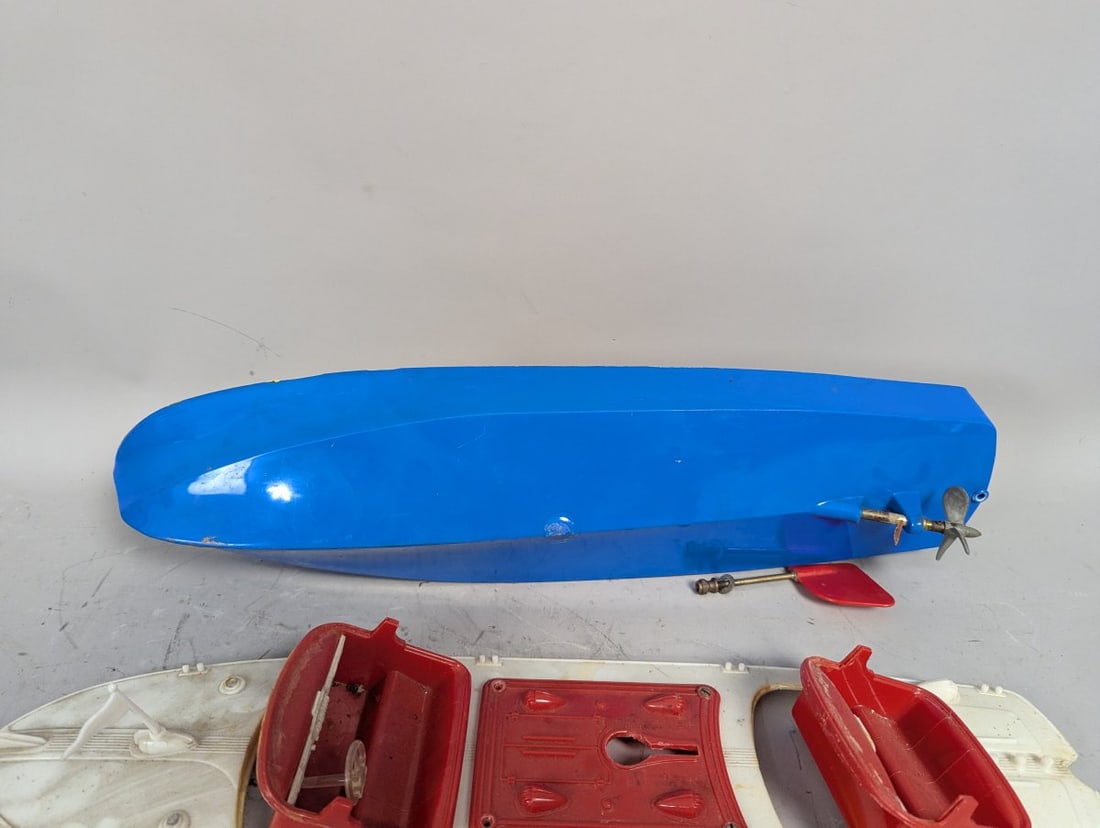 Vintage Hapcraft Split Cockpit Wind-Up Toy Boat with Royal RC Engine Restoration Parts - 8