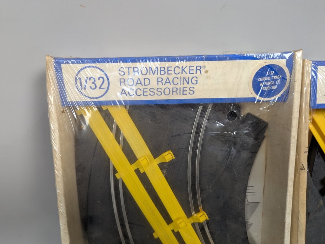 Large Lot of Vintage Strombecker 1/32 Scale Slot Car Track and Accessories Collection - 2