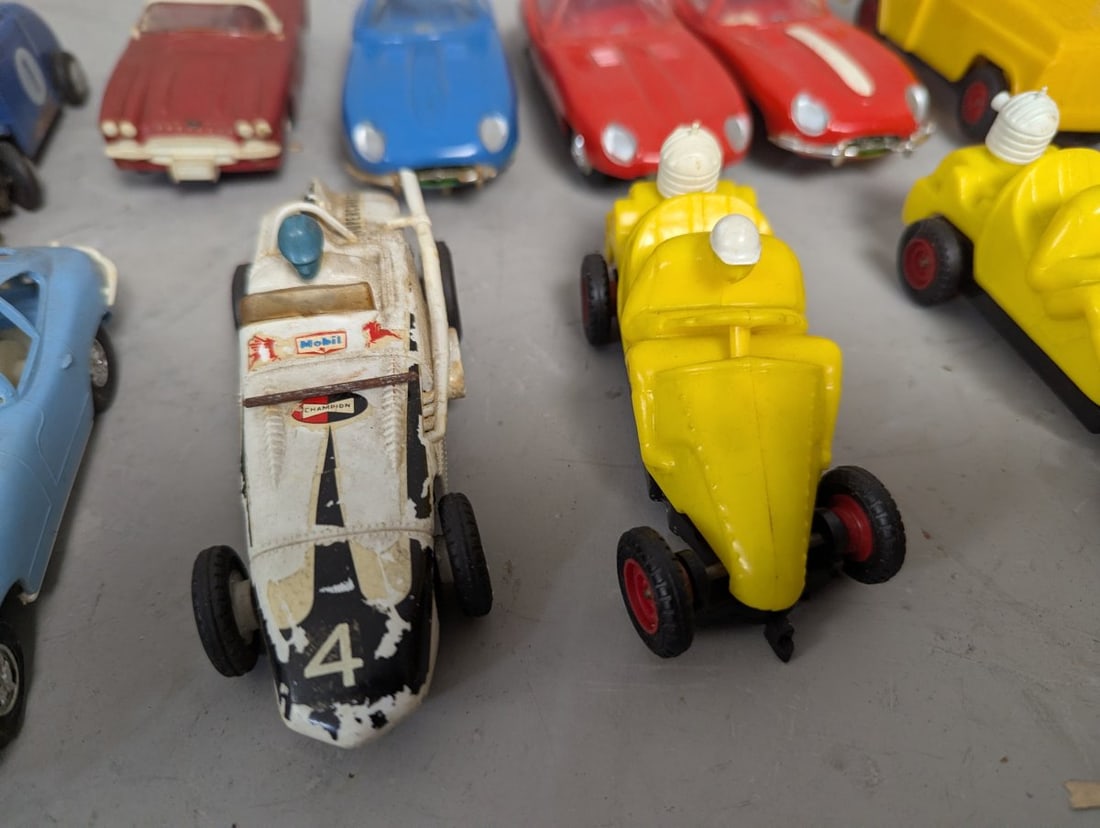 Lot of 13 Hasbro Amaze-A-Matics Vintage Toy Cars for Collectors and Enthusiasts - 3