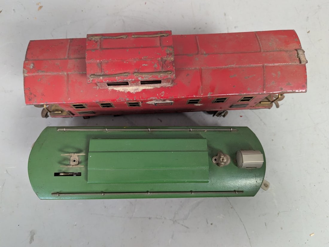 American Flyer 4643 Electric Locomotive and Caboose Set Pre-War Tinplate Train - 2