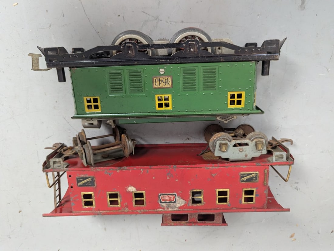 American Flyer 4643 Electric Locomotive and Caboose Set Pre-War Tinplate Train - 3