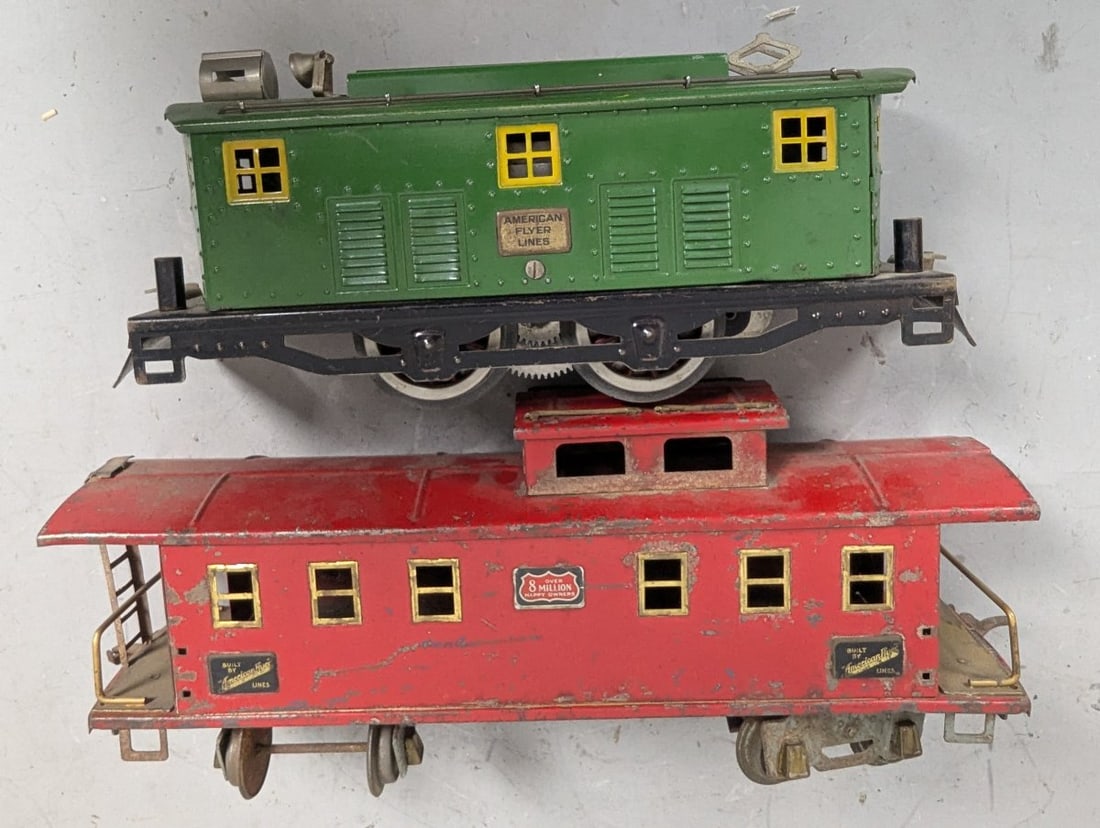 American Flyer 4643 Electric Locomotive and Caboose Set Pre-War Tinplate Train - 5