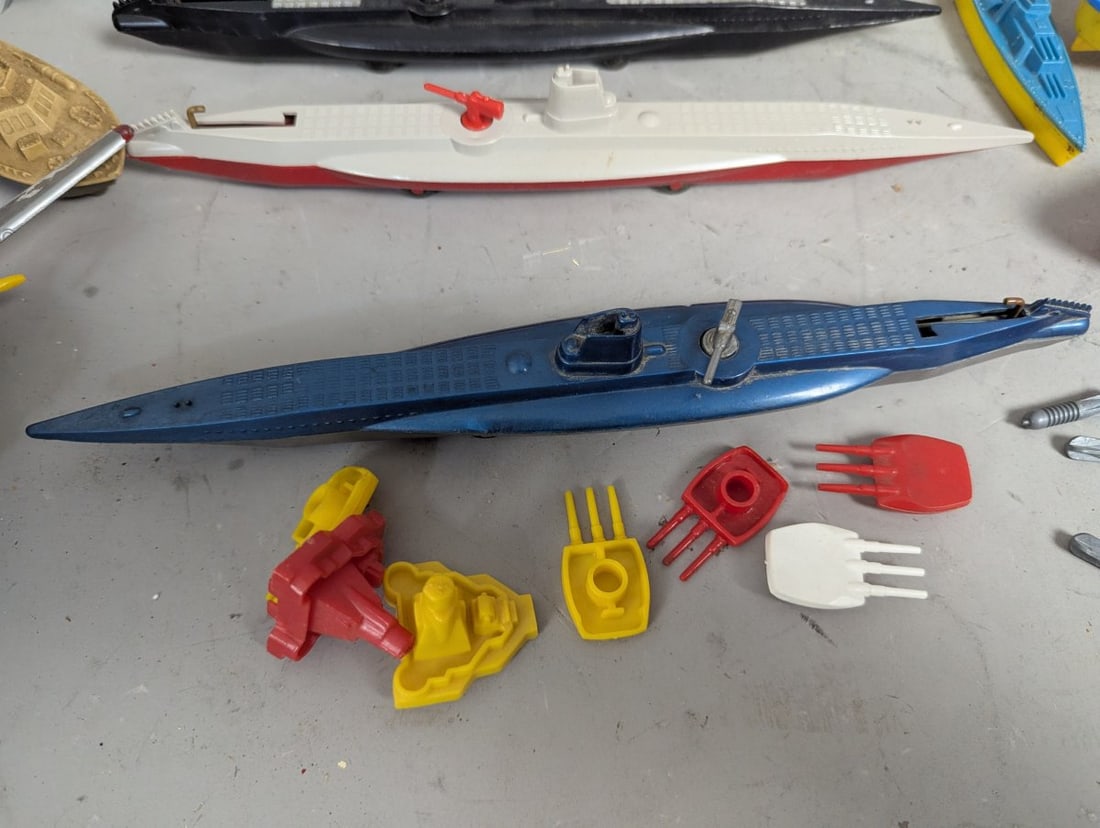 Vintage Thomas Toys Military Collection Rocket Firing Ships Submarines Airplanes Parts Lot - 4