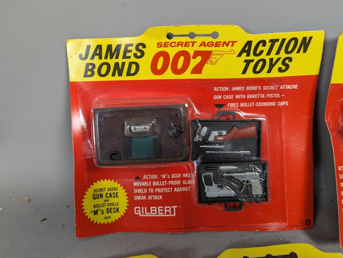 Vintage A.C. Gilbert James Bond 007 Toy Collection New Old Stock Action Figures & Accessories - 2