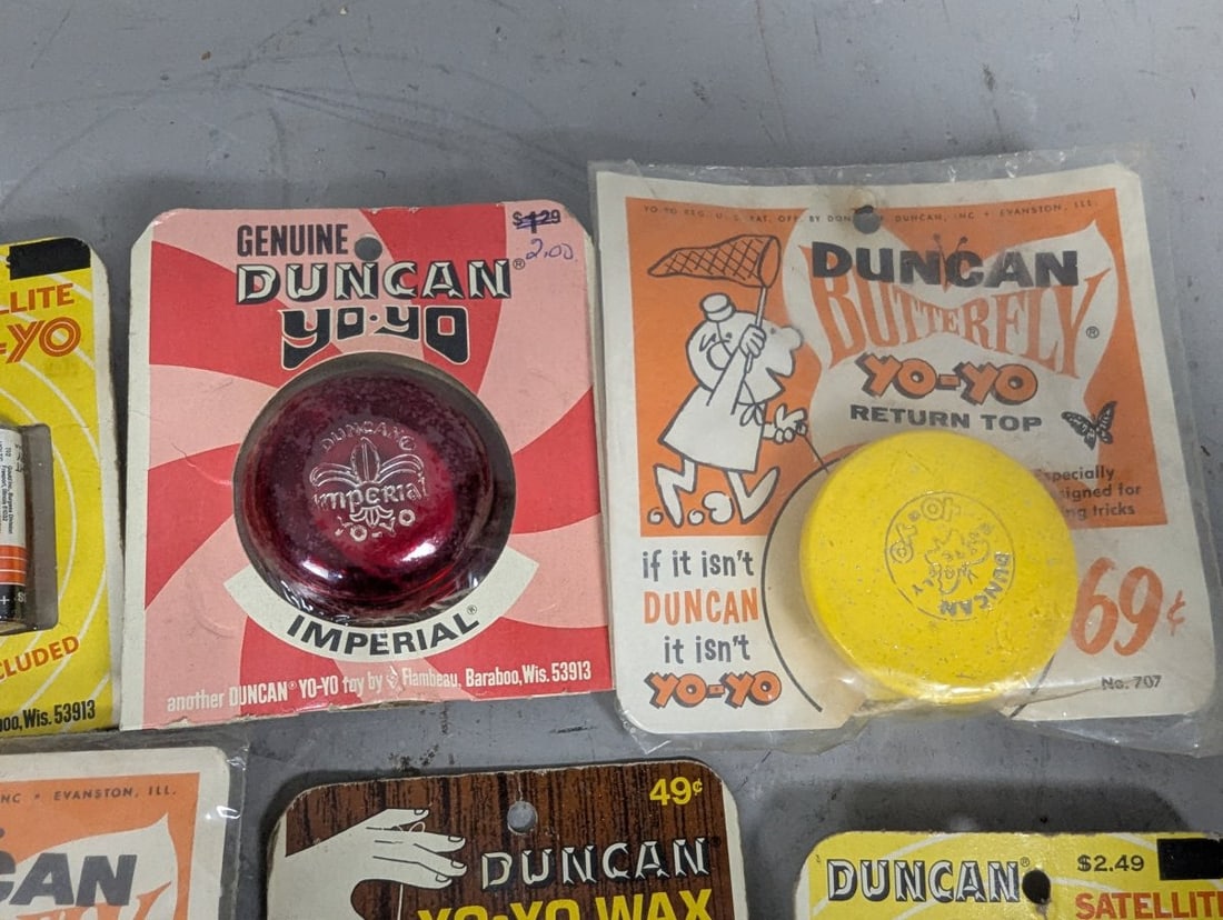 Vintage Duncan Yo-Yo Collection with Original Packaging Toys from 1920s to 1960s - 6