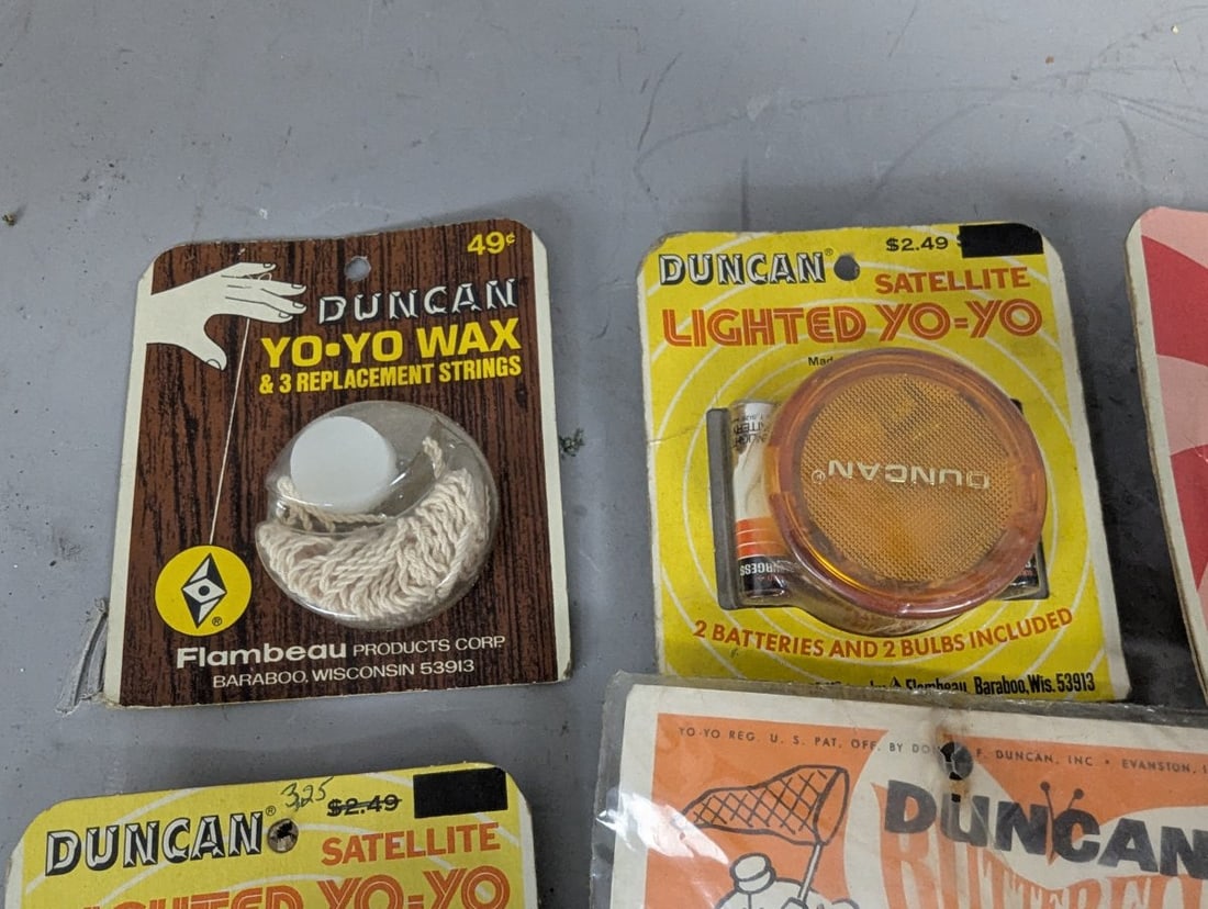 Vintage Duncan Yo-Yo Collection with Original Packaging Toys from 1920s to 1960s - 7
