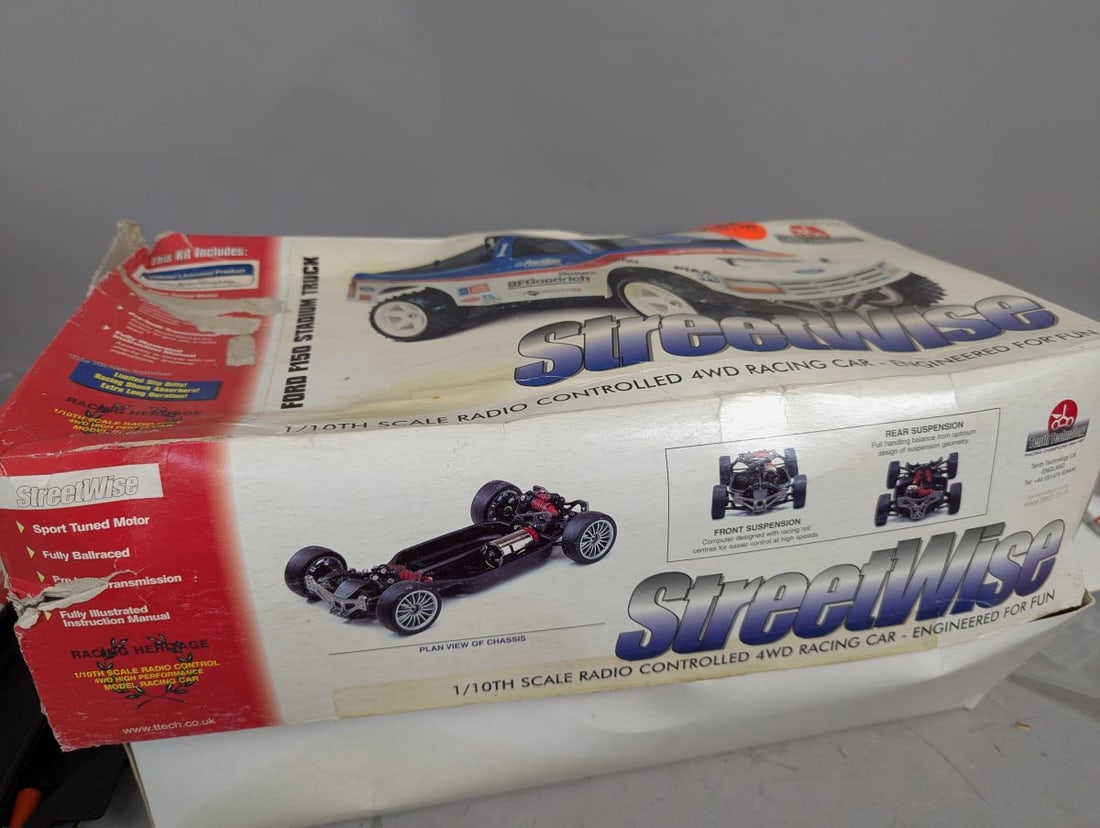StreetWise Ford F150 Stadium Truck RC Car Kit Vintage Tech Technology Unassembled - 3